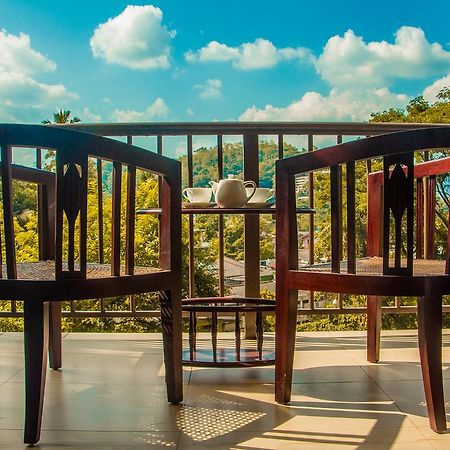 Aronka Homestay Kandy Zewnętrze zdjęcie