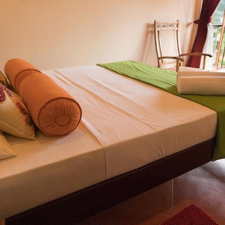 Aronka Homestay Kandy Zewnętrze zdjęcie