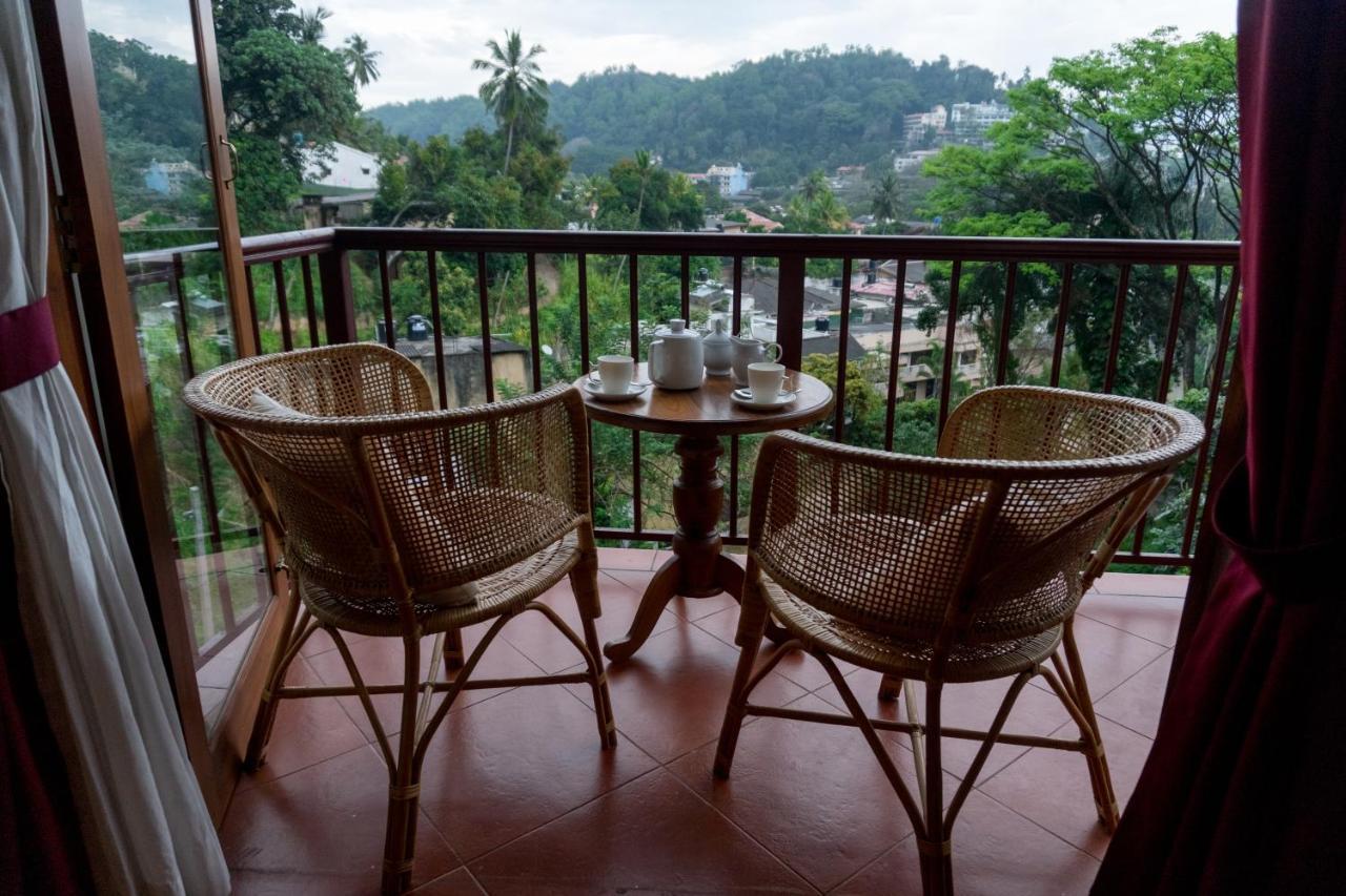 Aronka Homestay Kandy Zewnętrze zdjęcie